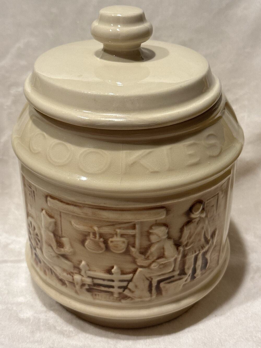 Vintage McCoy Covered Wagon Cookie Jar Frontier Family Ranch Homestead Western